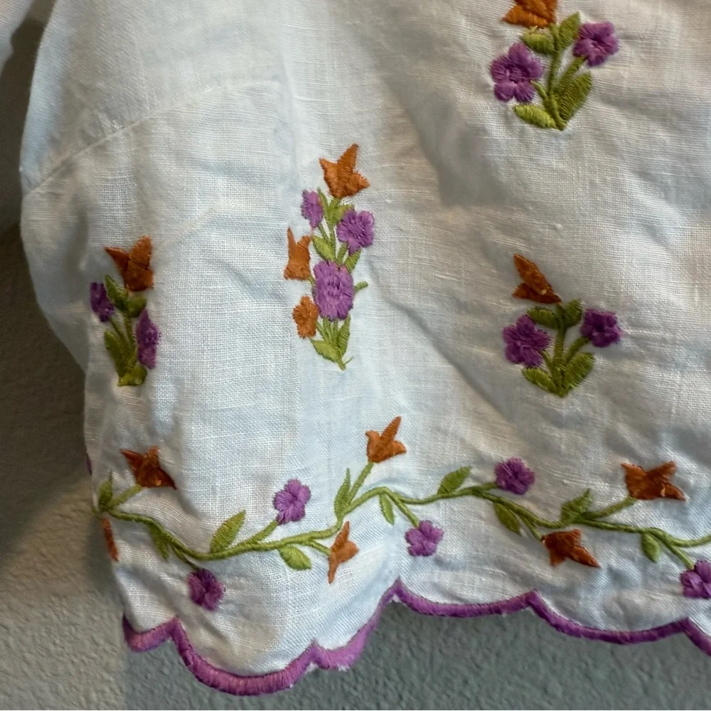 MAJORELLE “Wesley” White Ivory Linen Crop Top with Pastel Embroidered Floral - Picture 7 of 8